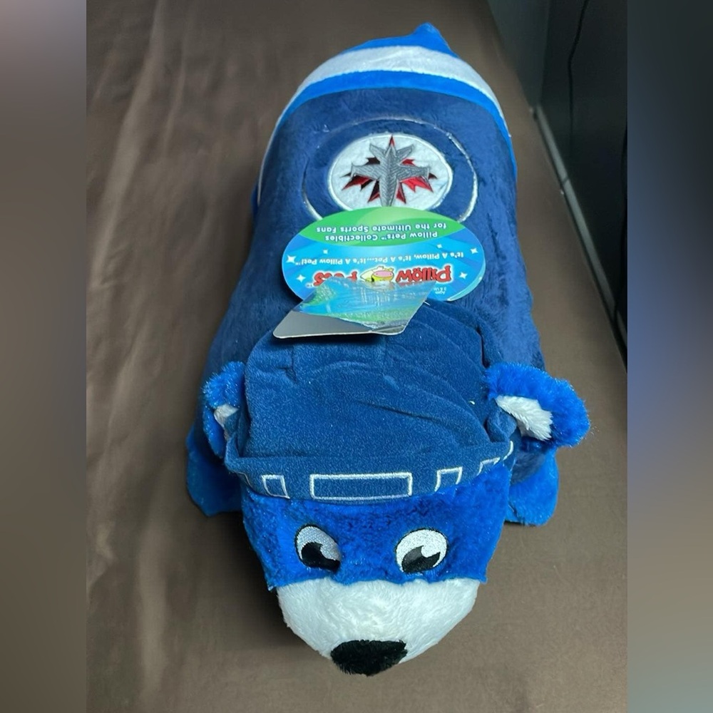91 - 😍NHL Licensed 18-Inch Winnipeg Jets Pillow Pets